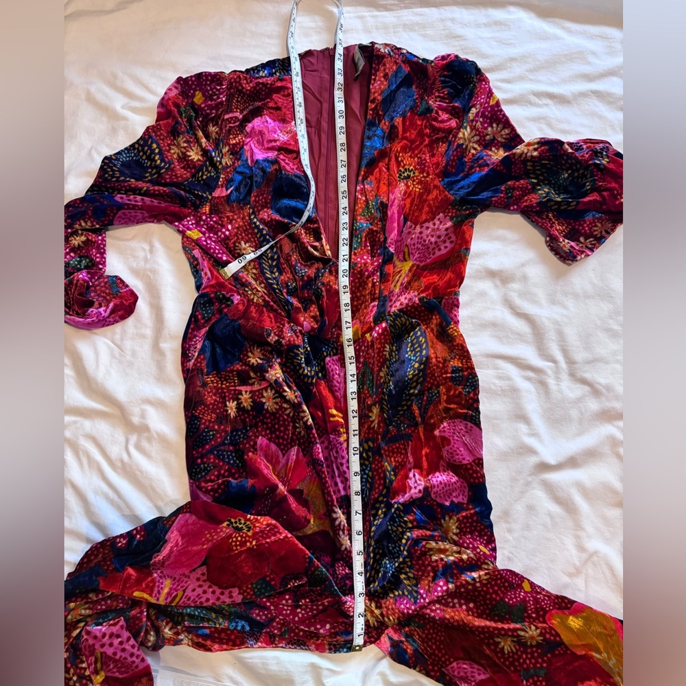 NWOT Farm Rio Floral Velvet Print V-Neck Jumpsuit with Pockets- Size Large - Picture 12 of 15